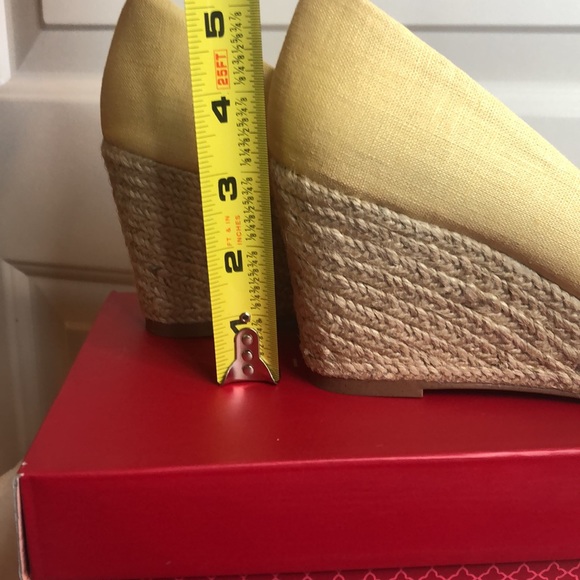 New! Kelly & Katie Kaydena Yellow Wedge - Picture 4 of 12